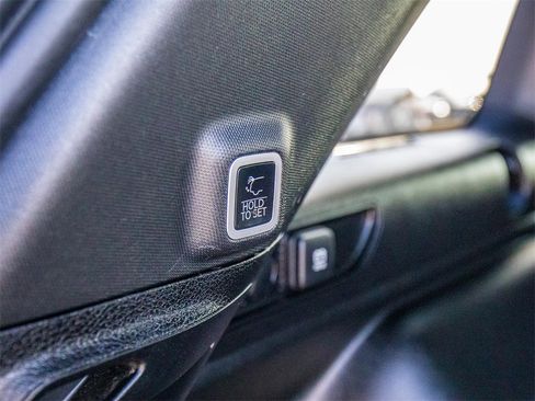 Used 2024 Jeep Grand Cherokee Altitude image 13