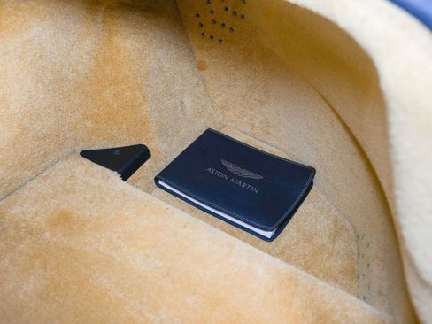 Used 2017 Aston Martin Vanquish Coupe image 49