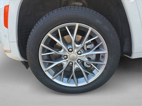 Used 2024 Jeep Grand Cherokee L Summit w/ Luxury Tech Group V AWD/4WD image 22