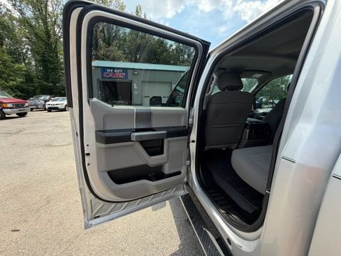 Used 2017 Ford F150 XLT w/ Equipment Group 302A Luxury AWD/4WD image 16
