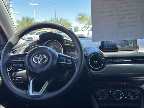 Used 2019 Toyota Yaris LE FWD image 11