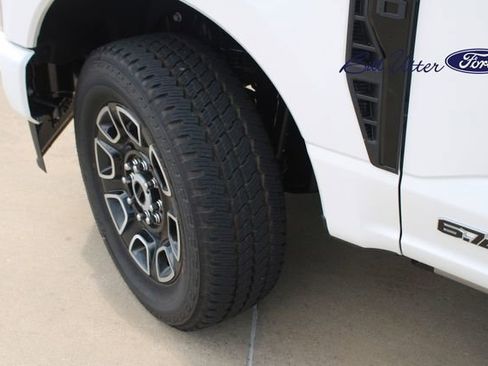 New 2025 Ford F350 Platinum w/ FX4 Off-Road Package image 5