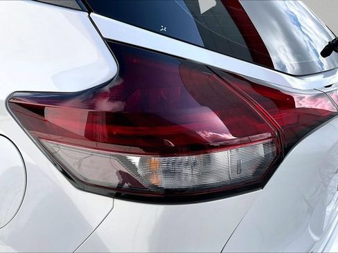 Used 2024 Nissan Kicks SV FWD image 23