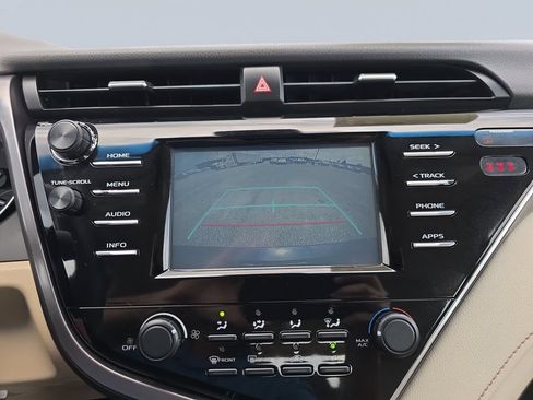 Used 2018 Toyota Camry LE FWD image 24