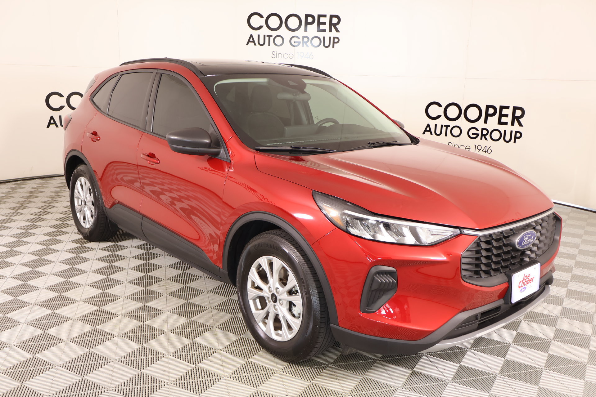 Used 2025 Ford Escape Active w/ Tech Pack #1 FWD image 1