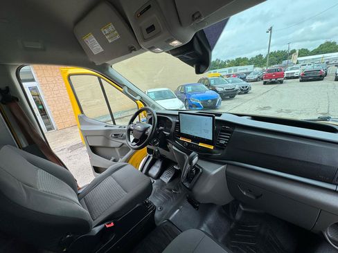 Used 2022 Ford Transit 250 148 High Roof Extended w/ Parcel Delivery Package RWD image 16