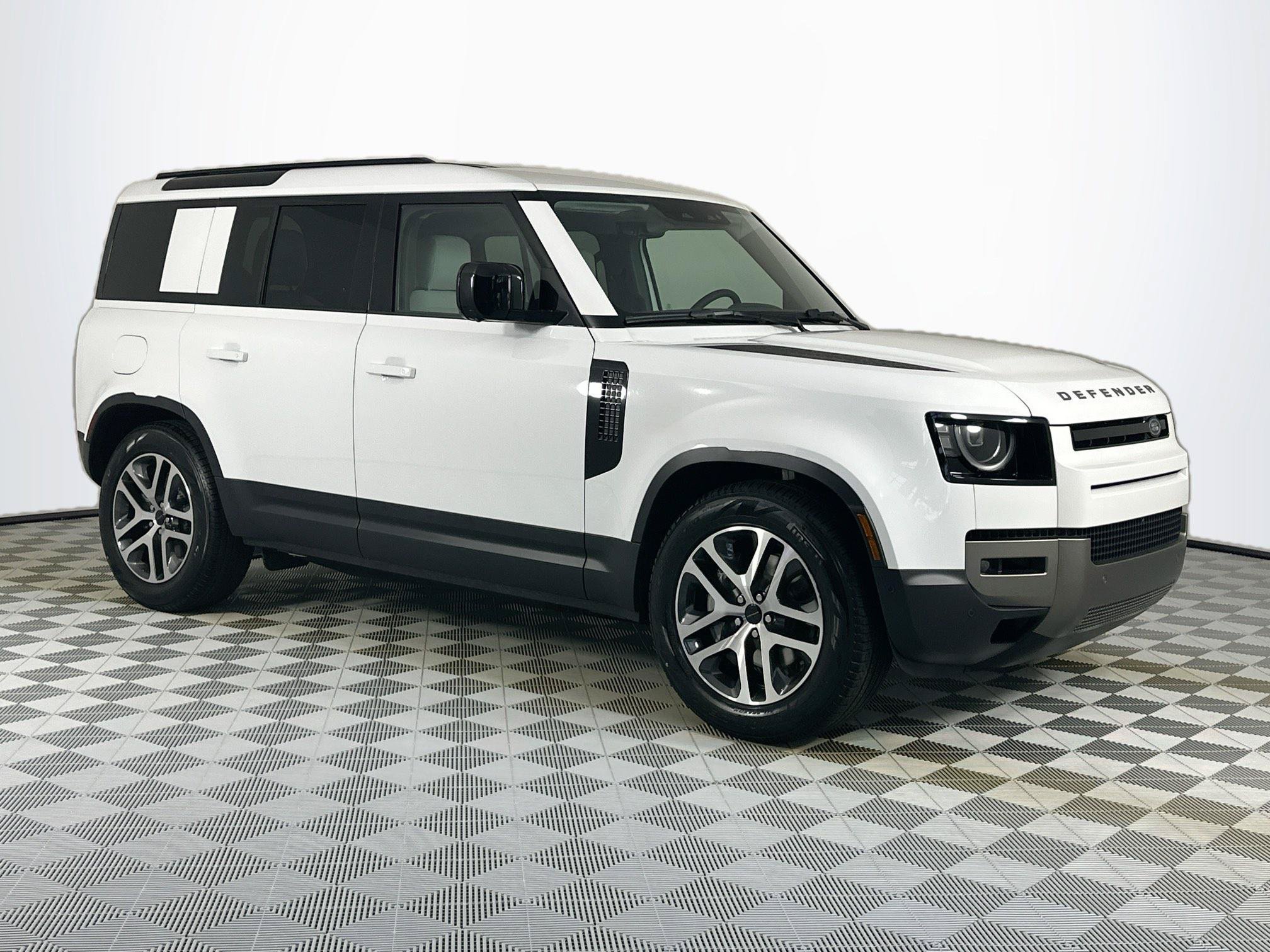 Certified 2026 Land Rover Defender 110 S AWD/4WD image 3