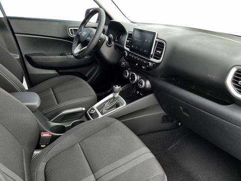 New 2025 Hyundai Venue SEL image 23