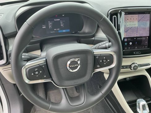 New 2026 Volvo XC40 B5 Plus w/ Protection Package Premier AWD/4WD image 12