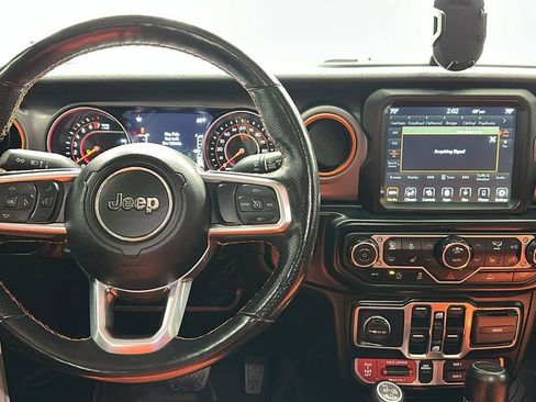 Used 2022 Jeep Gladiator Mojave w/ Cold Weather Group image 10