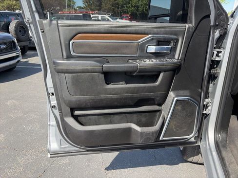 Used 2024 RAM 2500 Laramie image 13