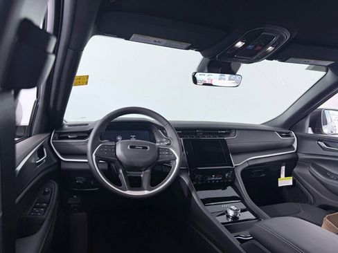 New 2026 Jeep Grand Cherokee L Laredo image 14