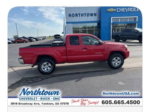 Used 2005 Toyota Tacoma PreRunner image 4