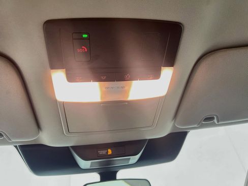 Used 2025 Nissan Pathfinder SV FWD image 21
