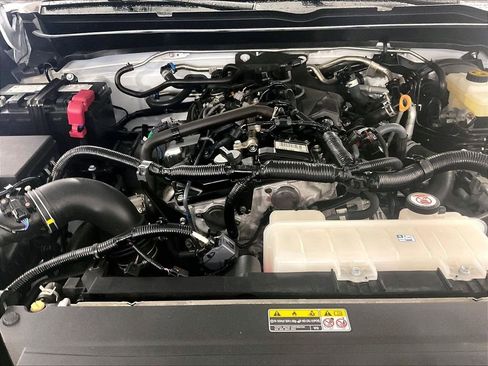 Used 2025 Toyota Tacoma SR5 AWD/4WD image 29