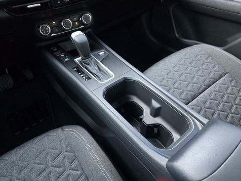 Certified 2025 Nissan Kicks SV image 18