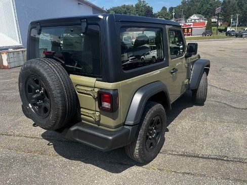 Used 2025 Jeep Wrangler Sport AWD/4WD image 2