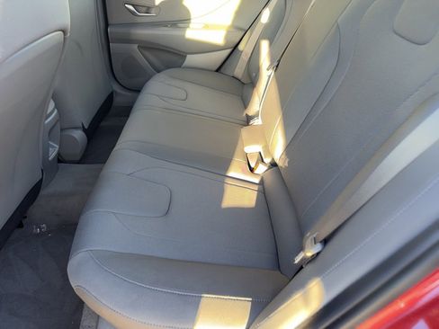 Used 2024 Hyundai Elantra SE image 23