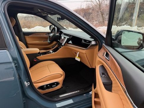 New 2026 Jeep Grand Cherokee L Summit image 6