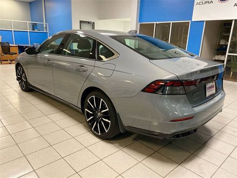 Used 2024 Honda Accord Touring image 6
