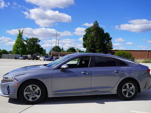 Used 2022 Kia K5 LXS image 3