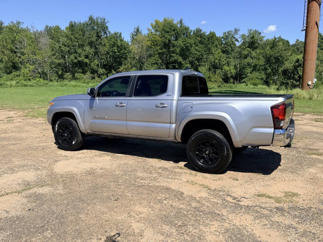 Used 2019 Toyota Tacoma SR5 RWD image 3