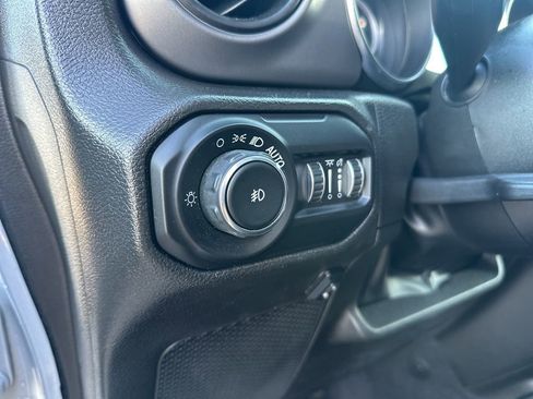 Used 2022 Jeep Wrangler Unlimited Sport AWD/4WD image 26
