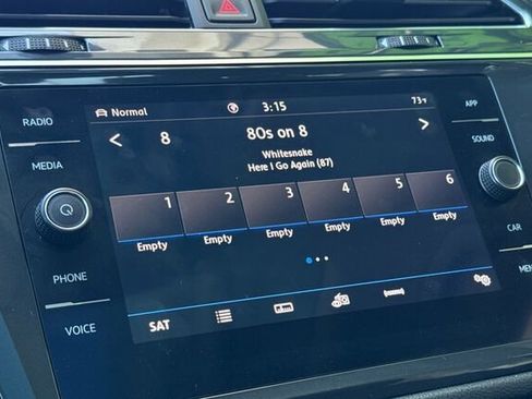 Used 2020 Volkswagen Tiguan SE w/ Panoramic Sunroof Package AWD/4WD image 18