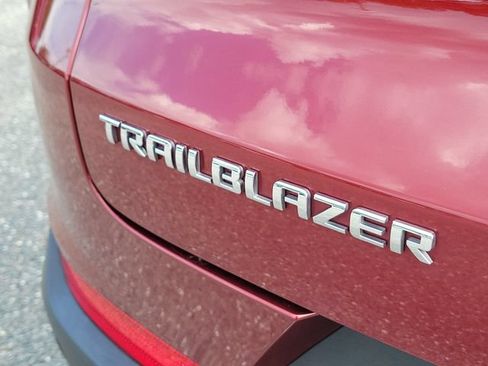 Certified 2023 Chevrolet TrailBlazer LT w/ Convenience Package FWD image 8