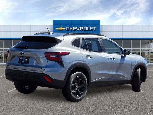 New 2026 Chevrolet Trax LT w/ Midnight Edition image 4