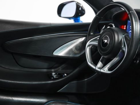 Used 2022 McLaren GT RWD image 24