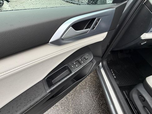 New 2026 Volkswagen Taos SE AWD/4WD image 32