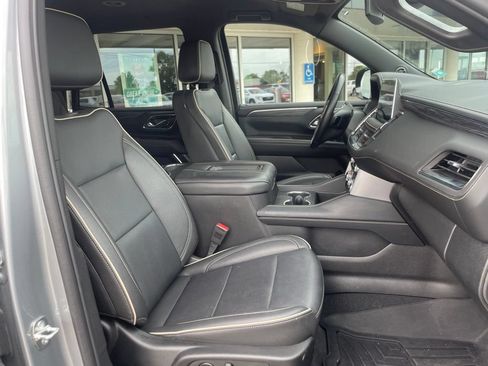 Used 2024 GMC Yukon SLT w/ SLT Luxury Package AWD/4WD image 19