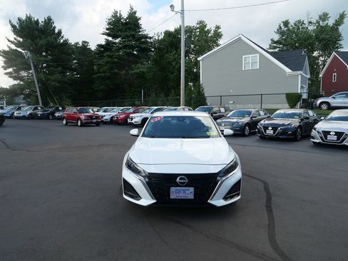 Used 2023 Nissan Altima 2.5 SV AWD/4WD image 3