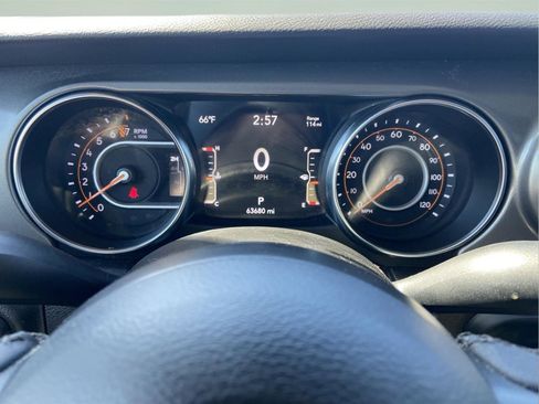 Used 2023 Jeep Gladiator Sport AWD/4WD image 9