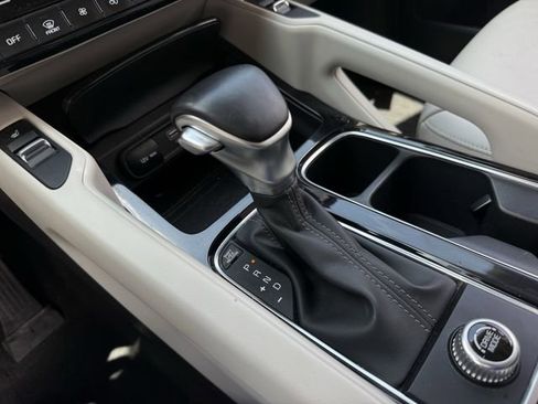 Used 2024 Kia Telluride S w/ S Sunroof Package FWD image 18