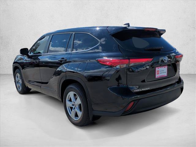 Used 2023 Toyota Highlander LE AWD/4WD image 8