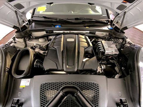 Certified 2022 Porsche Macan S image 32