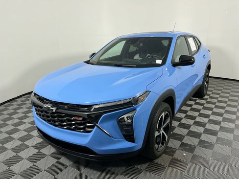 Used 2024 Chevrolet Trax RS w/ Sunroof Package image 7