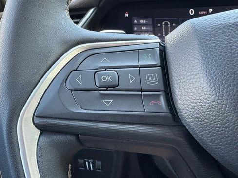 Used 2023 Jeep Grand Cherokee L Laredo AWD/4WD image 19