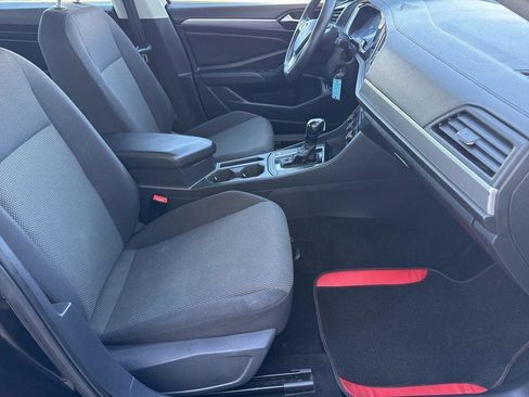 Used 2019 Volkswagen Jetta FWD image 24