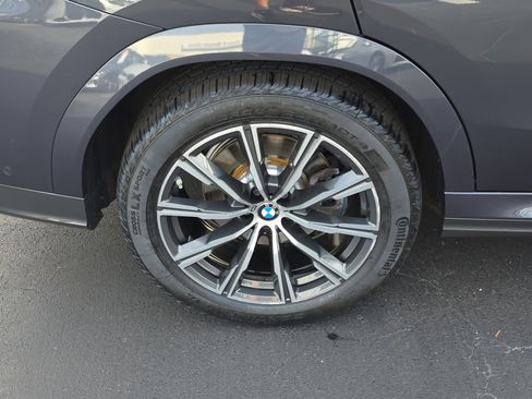 Used 2022 BMW X6 xDrive40i w/ M Sport Package image 7