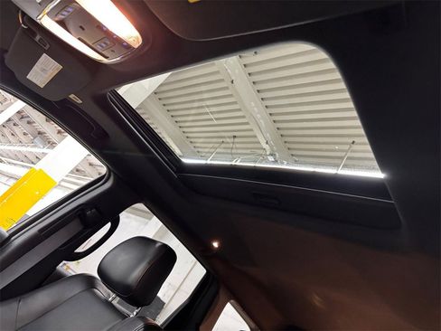 Used 2021 Jeep Grand Cherokee Limited w/ Premium Lighting Group image 31