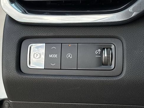 New 2026 GMC Acadia Elevation w/ Elevation Premium Package FWD image 17
