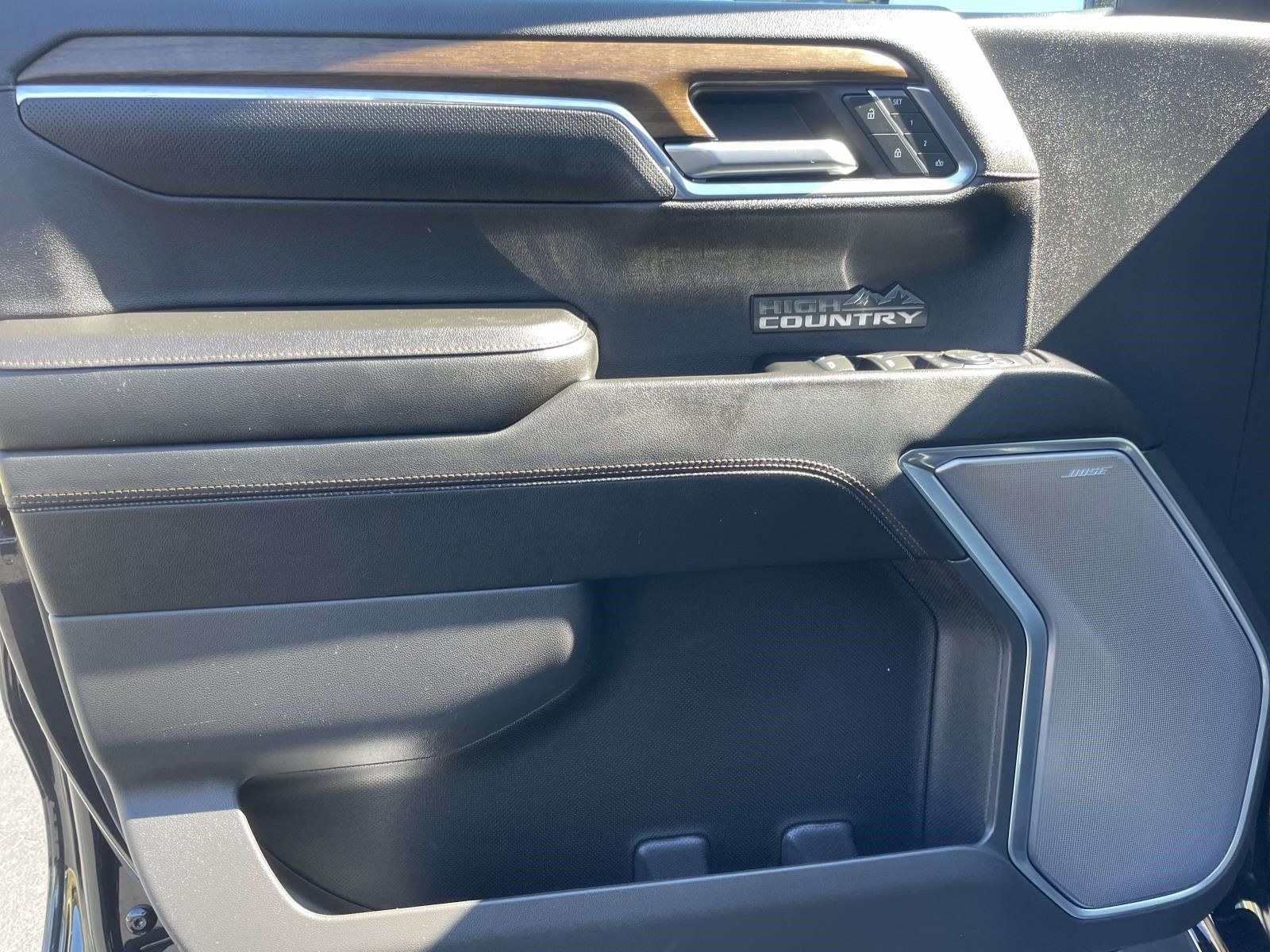 Used 2024 Chevrolet Silverado 1500 High Country w/ Technology Package AWD/4WD image 16