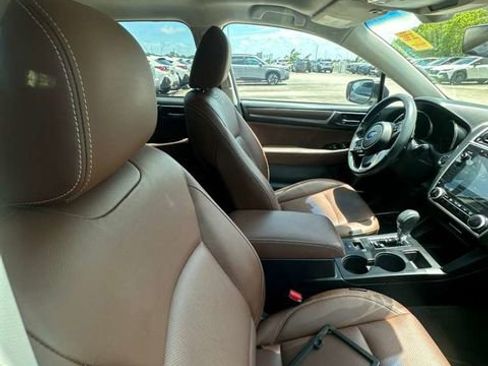 Used 2018 Subaru Outback 3.6R Touring AWD/4WD image 12