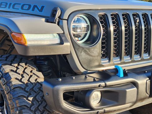 Used 2021 Jeep Wrangler Unlimited Rubicon 4xe w/ Steel Bumper Group AWD/4WD image 9