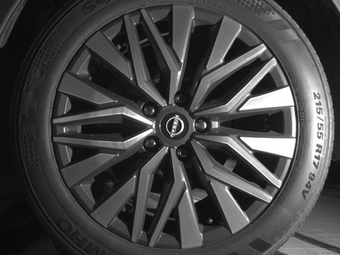 Used 2025 Nissan Altima 2.5 SV image 14