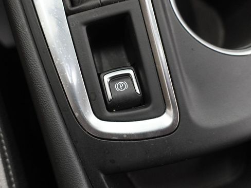 Used 2024 Chevrolet Equinox LS w/ Driver Confidence II Package FWD image 18