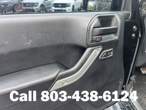 Used 2016 Jeep Wrangler Unlimited Rubicon AWD/4WD image 8